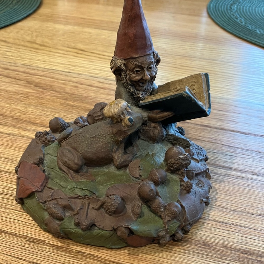 Tom Clark gnome Hinson